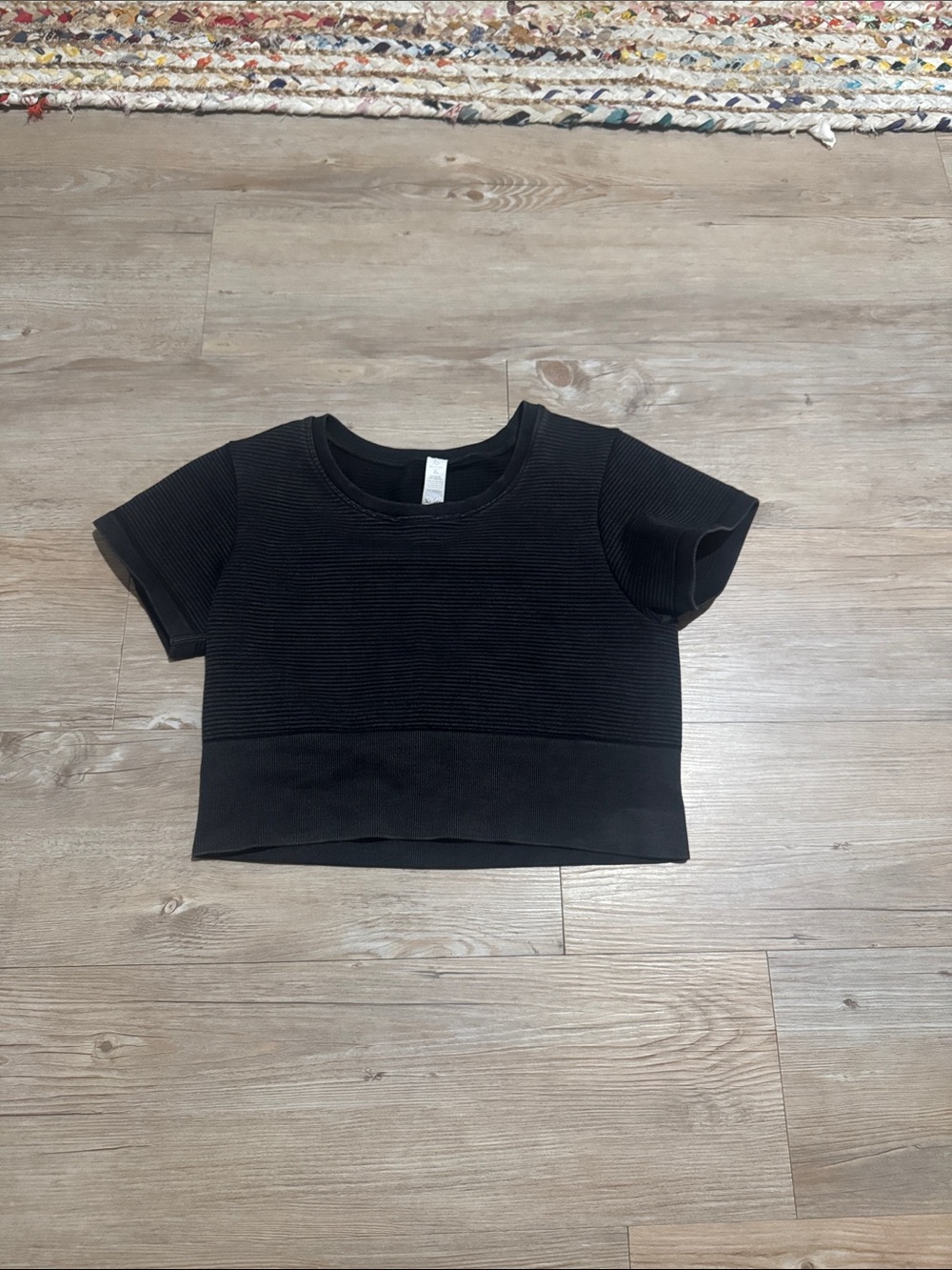 Women’s Black Short Sleeve Ribbed Crop Top